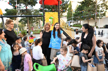 “Bizim həyət” layihəsi çərçivəsində yenilənmiş növbəti həyət sakinlərin istifadəsinə verilib