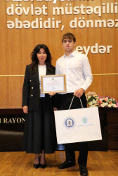 Sentyabrın 11-də Suraxanıda 600-dən yuxarı bal toplayan məzunlarla görüş keçirildi