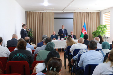 Avqustun 27-də Suraxanı Rayon İcra Hakimiyyətinin başçısı Adil Əliyev Zığ qəsəbəsində yerləşən 317 saylı tam orta məktəbdə sakinlərlə səyyar görüş keçirib