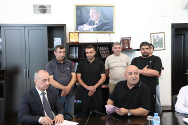 Sentyabrın 7-də Suraxanı Rayon İcra Hakimiyyətinin başçısı Adil Əliyev Rayon İcra Hakimiyyətində növbəti vətəndaş qəbulu keçirib