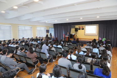 Martın 10-da Suraxanı Rayon İcra Hakimiyyətinin təşəbbüsü, Qaraçuxur Bələdiyyəsində “Gender məsələləri və məişət zorakılığı ilə mübarizəyə dair komissiya”nın və 275 saylı tam orta ümumtəhsil məktəbinin birgə təşkilatçılığı ilə “Məktəb mühitində psixoloji təhlükəsizlik” adlı tədbir təşkil olunub