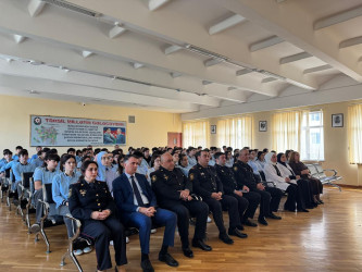 Suraxanı rayonunda növbəti dəfə "Narkomaniyaya qarşı mübarizə" mövzusunda maarifləndirici tədbirlər Hövsan qəsəbəsində yerləşən 76 №-li və Qaraçuxur qəsəbəsində 282 №-li  tam orta ümumtəhsil məktəblərində keçirilib