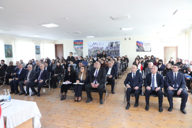 Suraxanı Rayon İcra Hakimiyyətinin başçısı Adil Əliyevin vətəndaşlarla növbəti səyyar görüşü martın 4-də Qaraçuxur qəsəbəsi, Yeni Günəşli “AB” yaşayış sahəsində yerləşən 279 saylı tam orta ümumtəhsil məktəbində keçirilib