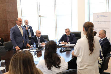 Sentyabrın 1-də Suraxanı Rayon İcra Hakimiyyətinin başçısı Adil Əliyev Rayon İcra Hakimiyyətində növbəti vətəndaş qəbulu keçirib