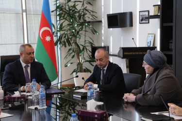 Martın 2-də Suraxanı Rayon İcra Hakimiyyətinin başçısı Adil Əliyev Rayon İcra Hakimiyyətində növbəti vətəndaş qəbulu keçirib