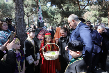 “Şəhərsalma və Memarlıq İli”  çərçivəsində Suraxanı rayonu, Əmircan qəsəbəsində salınan yeni park martın 19-da bayramlar ərəfəsində sakinlərin istifadəsinə verilib