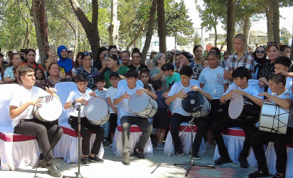 “Şəhərsalma və Memarlıq İli” çərçivəsində Suraxanı Rayon İcra Hakimiyyəti tərəfindən rayon ərazisində həyata keçirilən genişmiqyaslı abadlıq-quruculuq tədbirləri davam edərək Yeni Suraxanı qəsəbəsində də əsaslı yenidənqurma işləri aparılıb