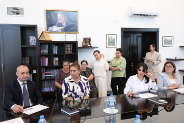 Sentyabrın 1-də Suraxanı Rayon İcra Hakimiyyətinin başçısı Adil Əliyev Rayon İcra Hakimiyyətində növbəti vətəndaş qəbulu keçirib