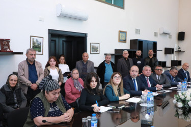 Oktyabrın 6-da Suraxanı Rayon İcra Hakimiyyətinin başçısı Adil Əliyev Rayon İcra Hakimiyyətində növbəti vətəndaş qəbulu keçirib