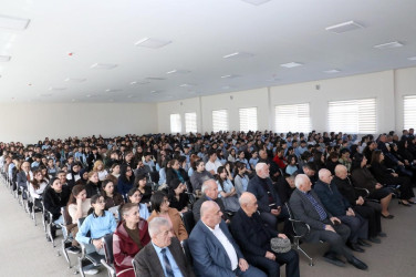 Martın 12-də Suraxanı Rayon İcra Hakimiyyətinin təşəbbüsü, Hövsan Bələdiyyəsində “Gender məsələləri və məişət zorakılığı ilə mübarizəyə dair komissiya”nın və S.S.Axundov adına 172 saylı tam orta ümumtəhsil məktəbinin birgə təşkilatçılığı ilə “Təhsildən yayınma: səbəblər və qarşısının alınması yolları” adlı tədbir təşkil olunub