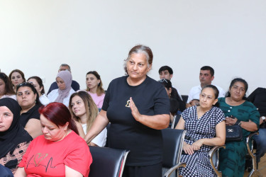 İyulun 15-də Suraxanı Rayon İcra Hakimiyyətinin başçısı Adil Əliyevin vətəndaşlarla növbəti səyyar görüşü Yeni Suraxanı qəsəbəsi, 85 nömrəli tam orta ümumtəhsil məktəbində keçirilib