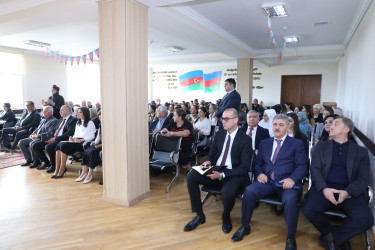 Oktyabrın 15-də Suraxanı Rayon İcra Hakimiyyətinin başçısı Adil Əliyev  A.Muradov adına 84 №-li tam orta məktəbdə Əmircan qəsəbə sakinləri ilə görüşüb