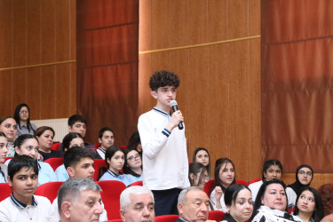 Suraxanıda “Heydər Əliyev və Azərbaycan tarixi” referat-yazı müsabiqəsinin rayon mərhələsinin yekunlarına həsr olunmuş elmi-praktik konfrans keçirilib