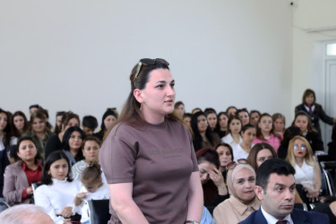 Mayın 13-də Suraxanı Rayon İcra Hakimiyyətinin başçısı Adil Əliyev tərəfindən Bülbülə qəsəbəsində yerləşən 226 nömrəli tam orta məktəbdə vətəndaşlarla növbəti səyyar qəbul keçirilib