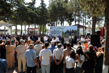 “Şəhərsalma və Memarlıq İli” çərçivəsində Suraxanı Rayon İcra Hakimiyyəti tərəfindən rayon ərazisində həyata keçirilən genişmiqyaslı abadlıq-quruculuq tədbirləri davam edərək Yeni Suraxanı qəsəbəsində də əsaslı yenidənqurma işləri aparılıb