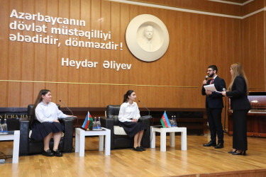 Suraxanıda “Heydər Əliyev və Azərbaycan tarixi” referat-yazı müsabiqəsinin rayon mərhələsinin yekunlarına həsr olunmuş elmi-praktik konfrans keçirilib