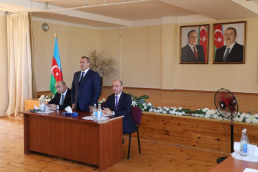 Sentyabrın 3-də Suraxanı Rayon İcra Hakimiyyətinin başçısı Adil Əliyev Qaraçuxur qəsəbəsi, Yeni Günəşli “D” yaşayış sahəsində yerləşən 290 saylı tam orta məktəbdə sakinlərlə səyyar görüş keçirib