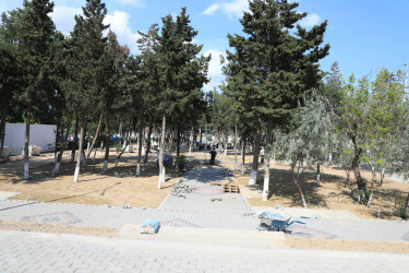 Yeni Suraxanı qəsəbəsində aparılan abadlıq işləri çərçivəsində qəsəbədə yerləşən istirahət parkında da əsaslı  yenidənqurma işləri davam edir