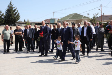 27 Sentyabr – Anım Günü ərəfəsində Suraxanı rayonunda Vətənimizin müstəqilliyi, suverenliyi və ərazi bütövlüyü uğrunda canından keçərək şəhidlik zirvəsinə ucalmış qəhrəmanlarımızın əziz xatirəsi dərin ehtiramla yad edilib