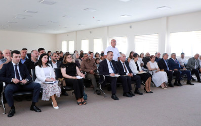 İyulun 9-da Hövsan qəsəbəsi, 172 saylı tam orta məktəbdə Suraxanı Rayon İcra Hakimiyyətinin başçısı Adil Əliyevin vətəndaşlarla növbəti səyyar görüşü keçirilib