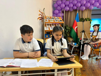 Suraxanı rayon İcra Hakimiyyətinin təşəbbüsü, Zığ Bələdiyyəsində “Gender məsələləri və məişət zorakılığı ilə mübarizəyə dair komissiyası”nın və 317 nömrəli tam orta ümumtəhsil məktəbinin birgə təşkilatçılığı ilə “Media savadlılığı: uşaqların zərərli informasiyadan qorunması” mövzusunda maarifləndirici tədbir keçirilib