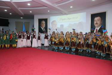 Bakı Şəhəri üzrə Təhsil İdarəsi və Suraxanı Rayon İcra Hakimiyyəti tərəfindən ümumi təhsil müəssisələrinin XI sinif şagirdlərinin iştirakı ilə Heydər Əliyev irsinin öyrədilməsi dərslərinə həsr olunmuş “Naxçıvan– Diyarım mənim” adlı tədbir keçirilib