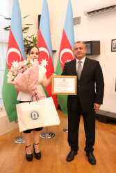 Suraxanı Rayon İcra Hakimiyyətinin təşkilatçılığı ilə “5 oktyabr – Beynəlxalq müəllimlər günü”nə həsr olunmuş tədbir keçirilib.