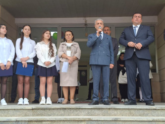 Sentyabrın 15-də “Bilik Günü”nə həsr olunmuş tədbirlərdə Rayon İcra Hakimiyyətinin məsul  əməkdaşları iştirak edərək Rayon İcra Hakimiyyəti başçısının təbriklərini çatdırıblar