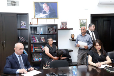İyunun 1-də Suraxanı Rayon İcra Hakimiyyətinin başçısı Adil Əliyev Rayon İcra Hakimiyyətində növbəti vətəndaş qəbulu keçirib