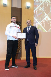 Gənclər Günü münasibətilə rayonun ictimai həyatında fəal iştirakına və əldə etdiyi nailiyyətlərə görə RİH başçısının fəxri fərmanı ilə təltif ediliblər