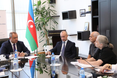 Sentyabrın 1-də Suraxanı Rayon İcra Hakimiyyətinin başçısı Adil Əliyev Rayon İcra Hakimiyyətində növbəti vətəndaş qəbulu keçirib