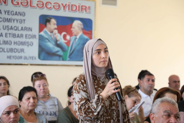 Avqustun 25-də Suraxanı Rayon İcra Hakimiyyətinin başçısı Adil Əliyevin vətəndaşlarla növbəti səyyar görüşləri Zığ qəsəbəsində yerləşən 317 nömrəli, Qaraçuxur qəsəbəsində yerləşən 282 nömrəli və Əmircan qəsəbəsində yerləşən 114 nömrəli tam orta ümumtəhsil məktəblərində keçirilib