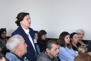 Oktyabrın 15-də Suraxanı Rayon İcra Hakimiyyətinin başçısı Adil Əliyev  A.Muradov adına 84 №-li tam orta məktəbdə Əmircan qəsəbə sakinləri ilə görüşüb