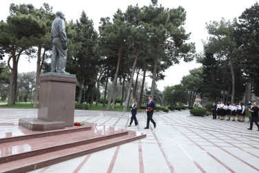 Suraxanıda “Heydər Əliyev və Azərbaycan tarixi” referat-yazı müsabiqəsinin rayon mərhələsinin yekunlarına həsr olunmuş elmi-praktik konfrans keçirilib