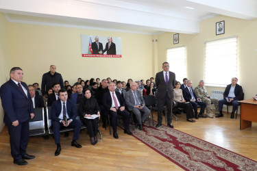 Suraxanı Rayon İcra Hakimiyyətinin başçısı Adil Əliyevin vətəndaşlarla növbəti səyyar görüşü martın11-də Bülbülə qəsəbəsində yerləşən 140 saylı tam orta ümumtəhsil məktəbində keçirilib