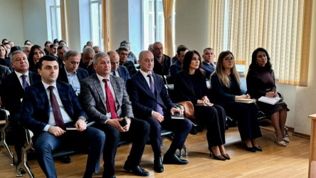 Oktyabrın 22-də Suraxanı Rayon İcra Hakimiyyətinin başçısı Adil Əliyev E.Cəfərov adına 118 №-li tam orta məktəbdə Hövsan qəsəbə sakinləri ilə görüşüb