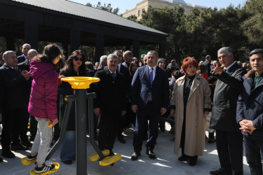 “Şəhərsalma və Memarlıq İli”  çərçivəsində Suraxanı rayonu, Əmircan qəsəbəsində salınan yeni park martın 19-da bayramlar ərəfəsində sakinlərin istifadəsinə verilib