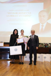 Suraxanıda “Heydər Əliyev və Azərbaycan tarixi” referat-yazı müsabiqəsinin rayon mərhələsinin yekunlarına həsr olunmuş elmi-praktik konfrans keçirilib