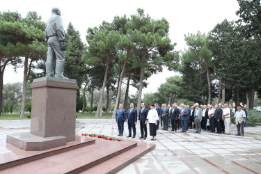 Sentyabrın 29-da Suraxanı Rayon Ağsaqqallar Şurasının konfransı keçirilib. Konfransda Rayon İcra Hakimiyyətinin başçısı Adil Əliyev, Azərbaycan Ağsaqqallar Şurasının sədr müavini Eldar İbrahimov və Aparat rəhbəri Ramin Həsənli, Rayon Ağsaqqallar Şurasının sədri Arif Babayev, rayon ağsaqqalları iştirak ediblər