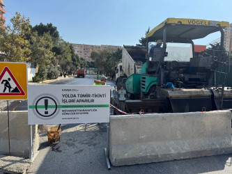 Suraxanı rayonunda abadlıq işləri geniş miqyas alaraq qəsəbələrdə təmir işləri davam etdirilir. Rayonun yol infrastrukturunun yaxşılaşdırılması da əsas prioritet məsələlərdəndir və bu istiqamətdə tədbirlər həyata keçirilir