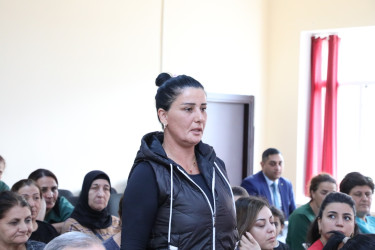 Sentyabrın 24-də RİH başçısı Adil Əliyev Hövsan qəsəbəsində yerləşən 281 saylı tam orta məktəbdə sakinlərlə səyyar görüş keçirib