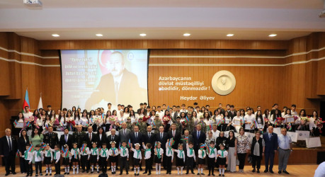 Sentyabrın 11-də Suraxanıda 600-dən yuxarı bal toplayan məzunlarla görüş keçirildi