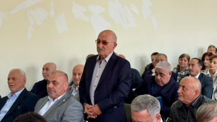 Oktyabrın 22-də Suraxanı Rayon İcra Hakimiyyətinin başçısı Adil Əliyev E.Cəfərov adına 118 №-li tam orta məktəbdə Hövsan qəsəbə sakinləri ilə görüşüb