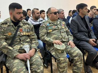 Suraxanı Gənclər evində Vətən müharibəsində qazanılmış Zəfərin 5-ci ildönümü ərəfəsində müharibə iştirakçılarının gənclərlə görüşü təşkil olunub