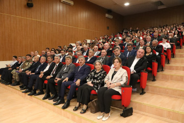 Oktyabrın 15-də Suraxanı Rayon İcra Hakimiyyətində Azərbaycan Respublikasının Prezidenti cənab İlham Əliyevin Yeni Azərbaycan Partiyasının VIII Qurultayındakı nitqindən irəli gələn vəzifələrə  həsr olunmuş müşavirə keçirilib