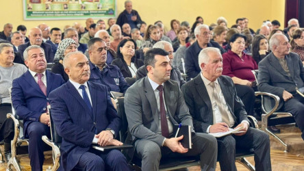 Dekabrın 19-da Suraxanı Rayon İcra Hakimiyyətinin başçısı Adil Əliyev 114 №-li tam orta məktəbdə Əmircan qəsəbə sakinləri ilə görüş keçirib