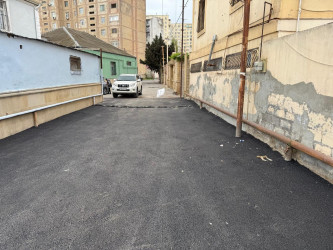 Suraxanı rayonunda abadlıq işləri geniş miqyas alaraq qəsəbələrdə təmir-bərpa işləri davam etdirilir. Rayonun yol infrastrukturunun yaxşılaşdırılması da əsas prioritet məsələlərdəndir və bu istiqamətdə tədbirlər həyata keçirilir