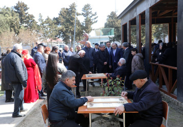 “Şəhərsalma və Memarlıq İli”  çərçivəsində Suraxanı rayonu, Əmircan qəsəbəsində salınan yeni park martın 19-da bayramlar ərəfəsində sakinlərin istifadəsinə verilib