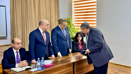 Fevralın 11-də Suraxanı Rayon İcra Hakimiyyətinin başçısı Adil Əliyev Zığ qəsəbəsində sakinlərlə səyyar görüş keçirib