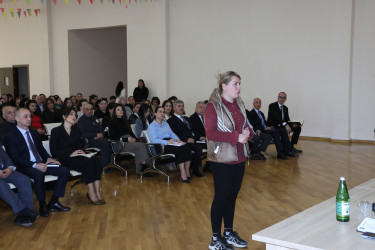 Suraxanı Rayon İcra Hakimiyyətinin başçısı Adil Əliyevin sakinlərlə növbəti səyyar görüşü Əmircan qəsəbəsində baş tutub